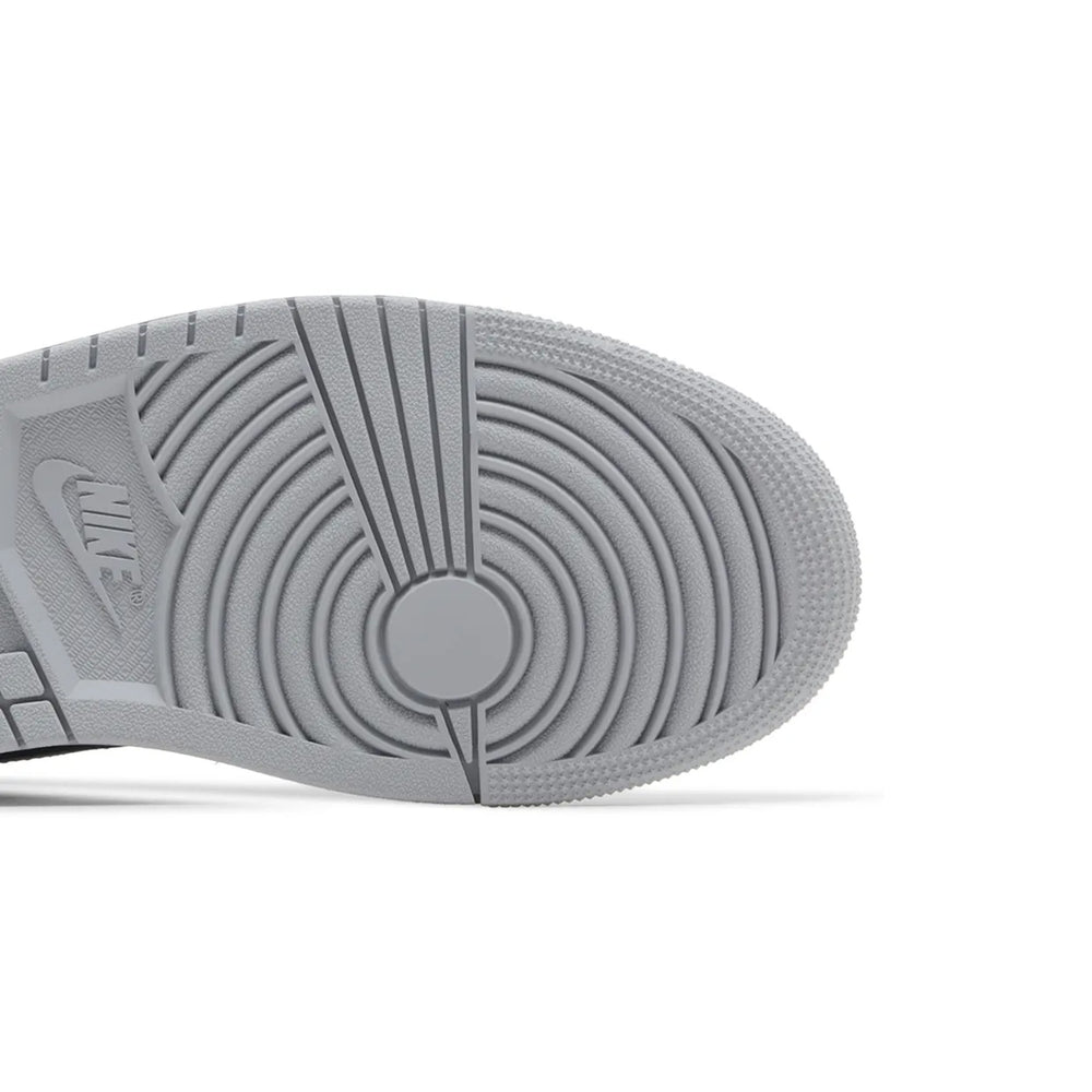 Air-Jordan-1-Mid-‘Wolf-Grey-Midnight-Navy’-(2024)-8