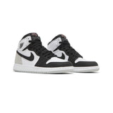 Air-Jordan-1-Retro-High-OG-‘Stage-Haze’-GS-(2022)-front-side