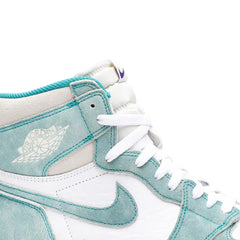 Air-Jordan-1-Retro-High-OG-'Turbo-Green'-(2019)-side-close-up