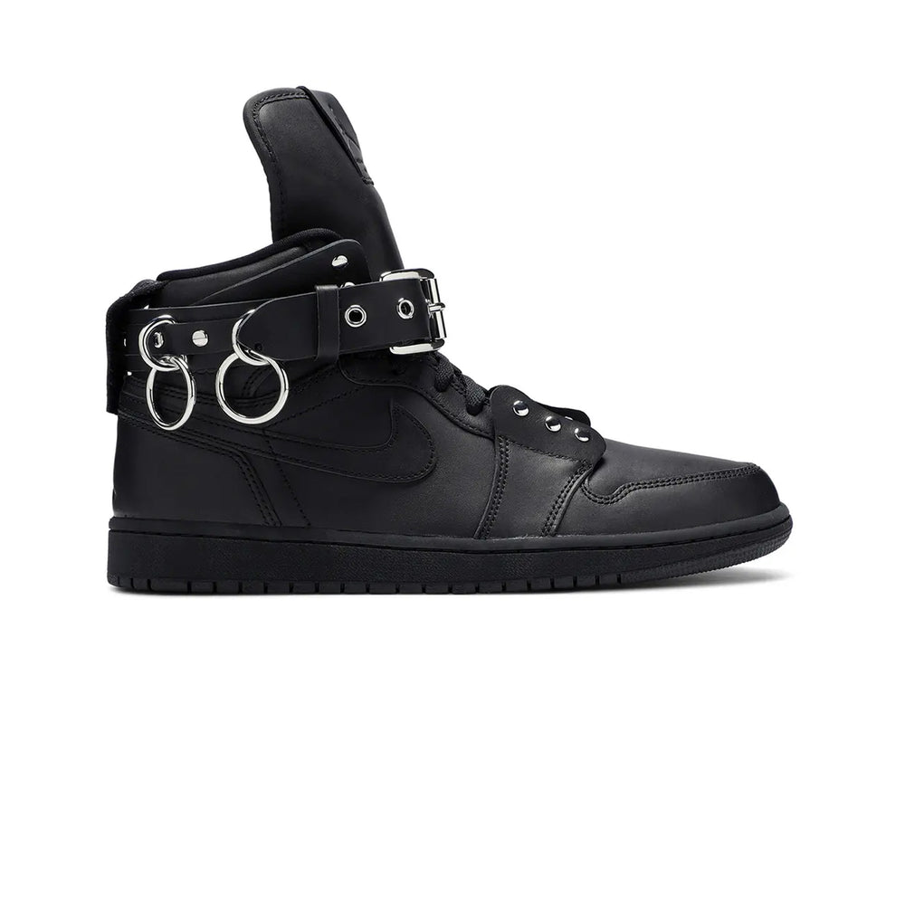 Air-Jordan-1-Retro-High-‘Comme-des-Garcons-Black’-(2019)-1