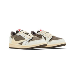 Air-Jordan-1-Retro-Low-OG-SP-Travis-Scott-‘Reverse-Mocha’-PS-(2022)-front-side