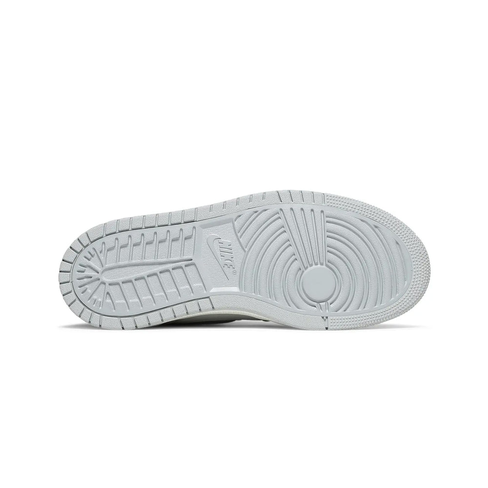 Air-Jordan-1-Zoom-CMFT-‘Photon-Dust’-sole