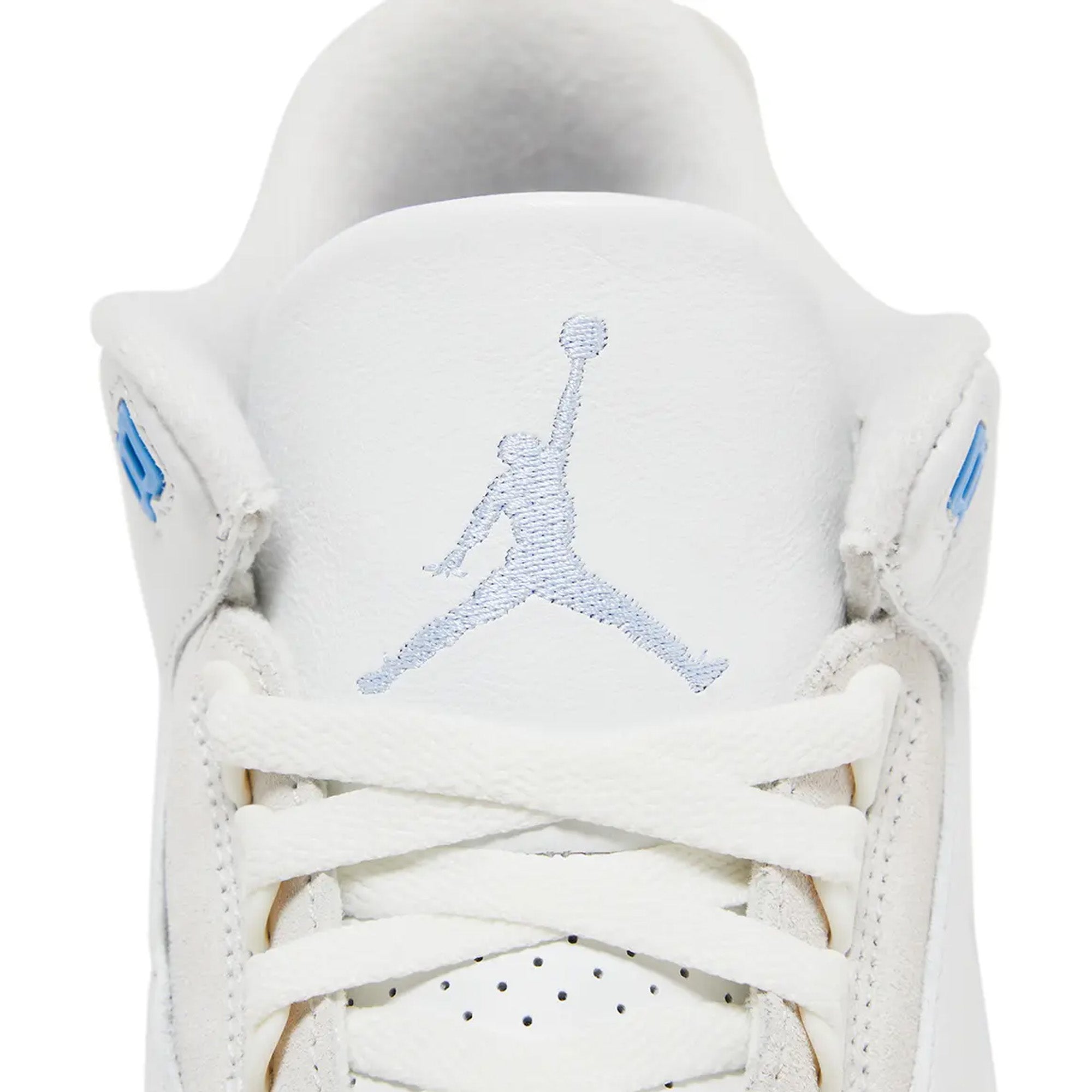 Air-Jordan-3-Retro-‘Lucky-Shorts’-(2025)-tongue-close-up