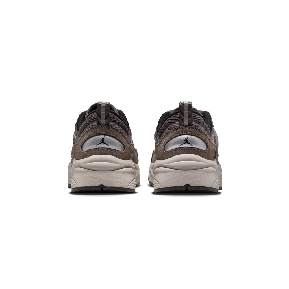 air_jordan_trunner_os_cave_stone_2025_4
