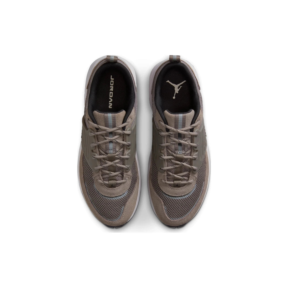 air_jordan_trunner_os_cave_stone_2025_5