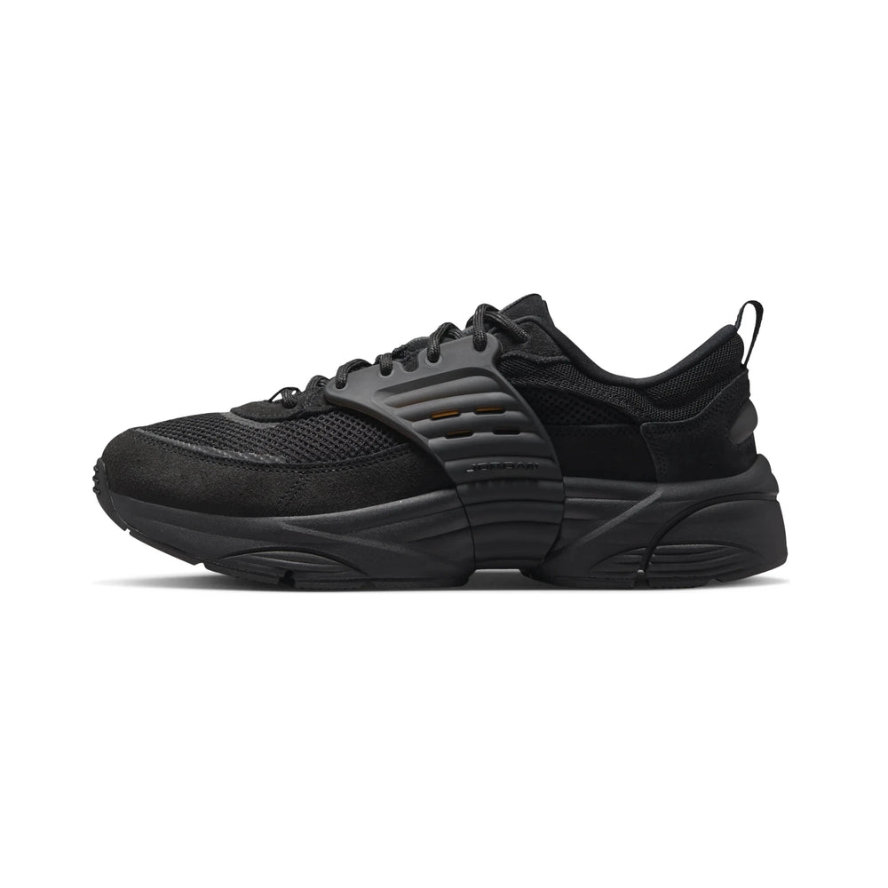 air_jordan_trunner_os_triple_black_2025_3