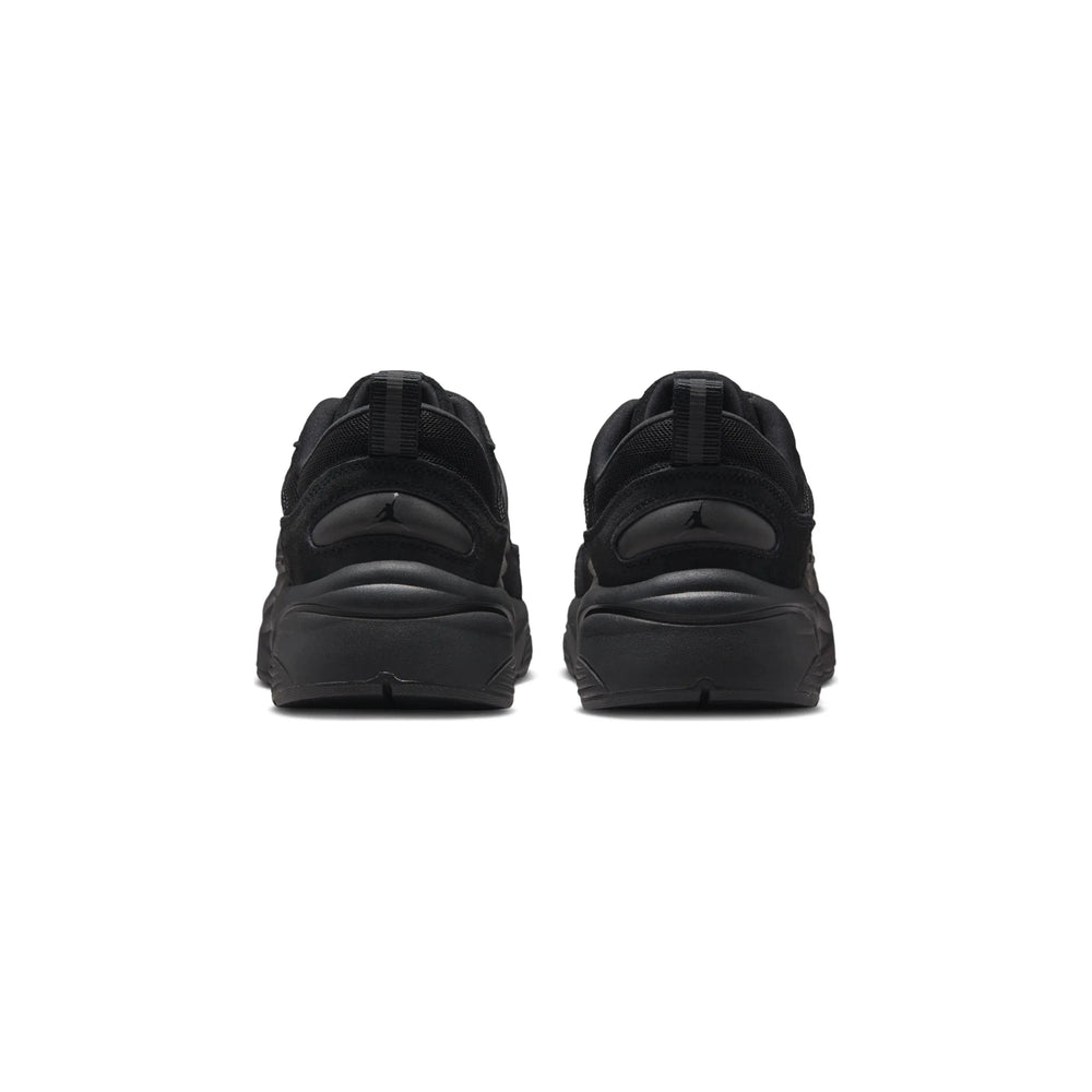 air_jordan_trunner_os_triple_black_2025_4