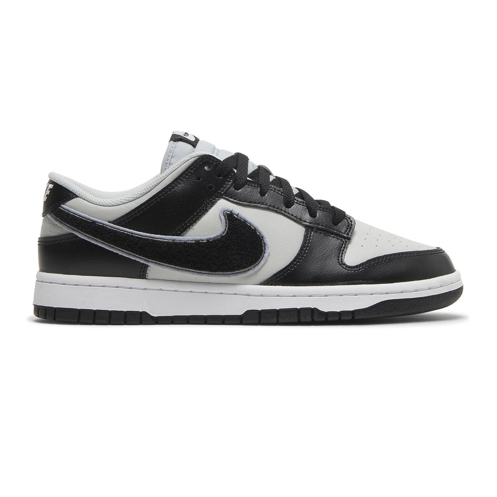 dunk_low_chenille_swoosh_black_grey_2022_1