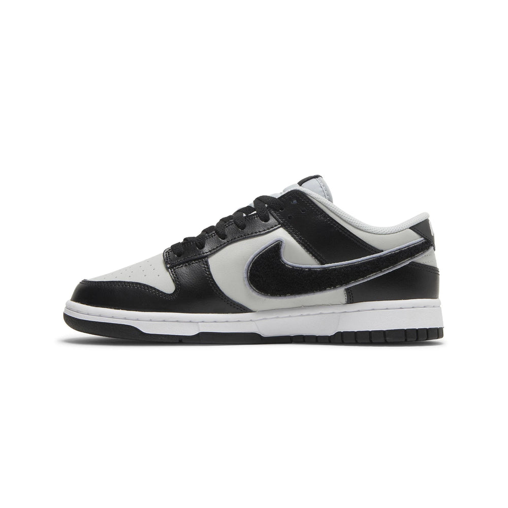 dunk_low_chenille_swoosh_black_grey_2022_3