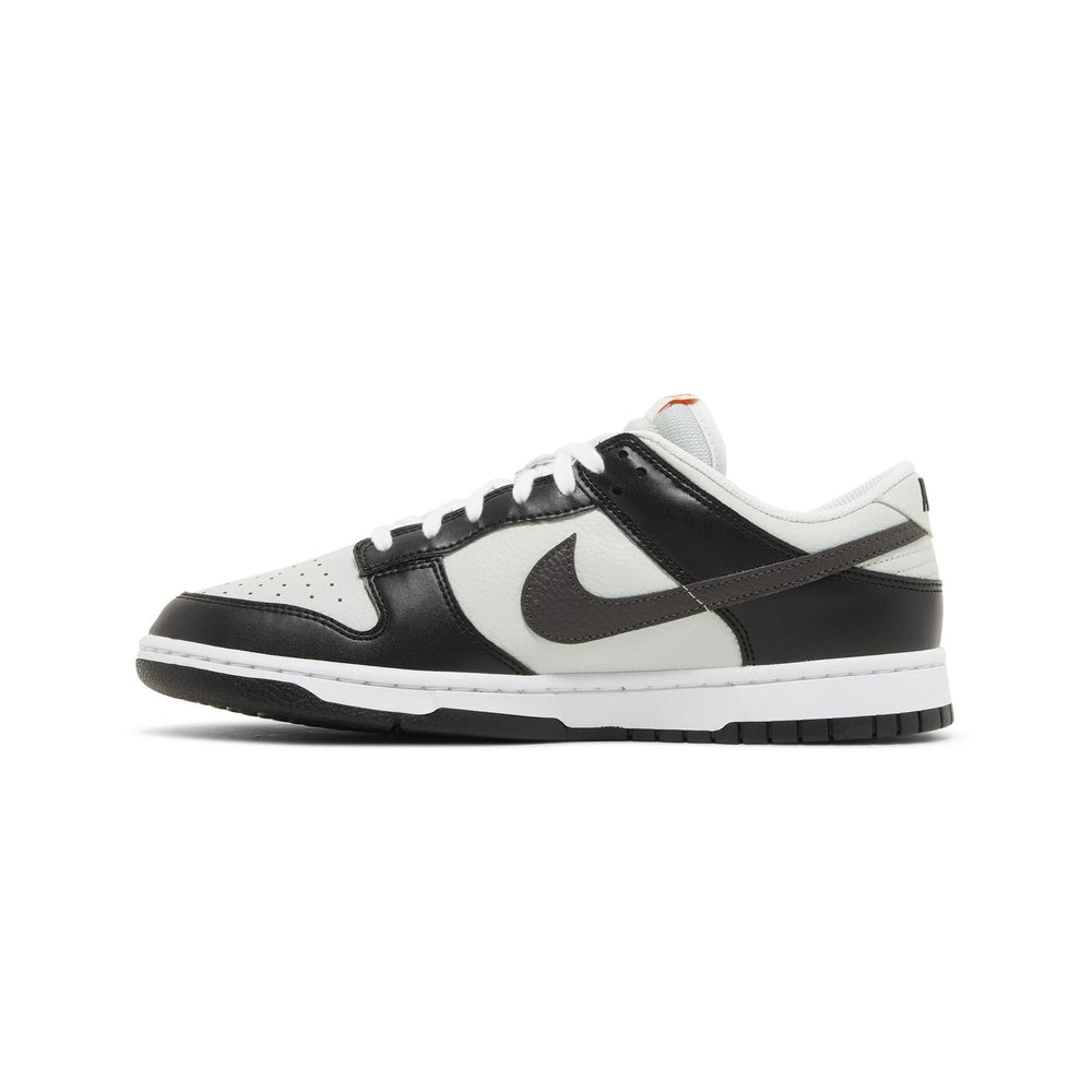 dunk_low_grey_black_orange_mini_swoosh_3