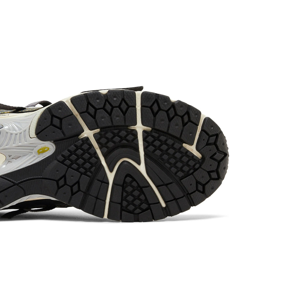 new_balance_1906a_olive_juice_sea_salt_woodland_2025_5