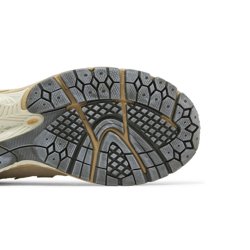 New-Balance-1906R-AURALEE-Bone-White-2023-8