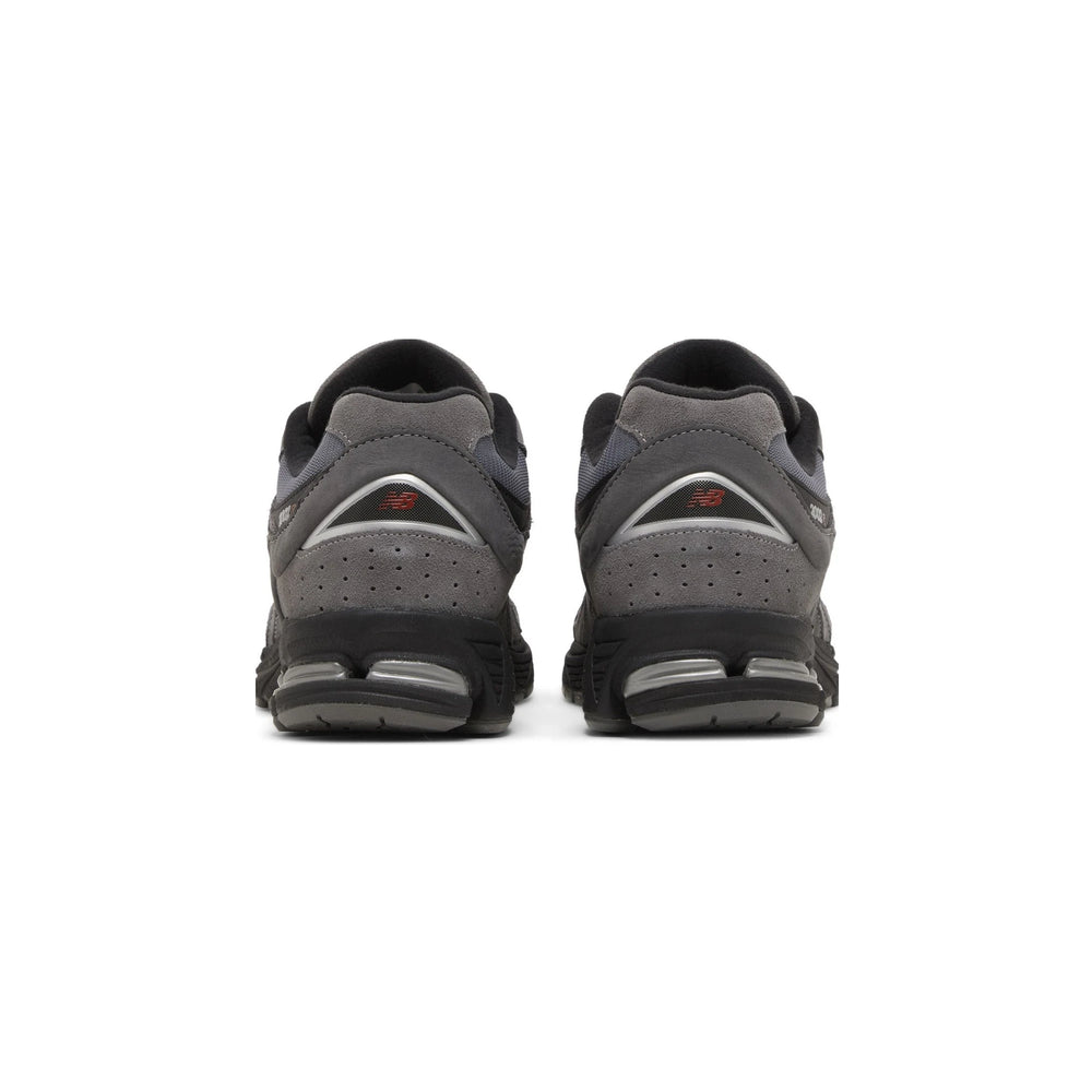 new_balance_2002r_castlerock_black_2023_4