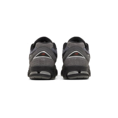 new_balance_2002r_castlerock_black_2023_4