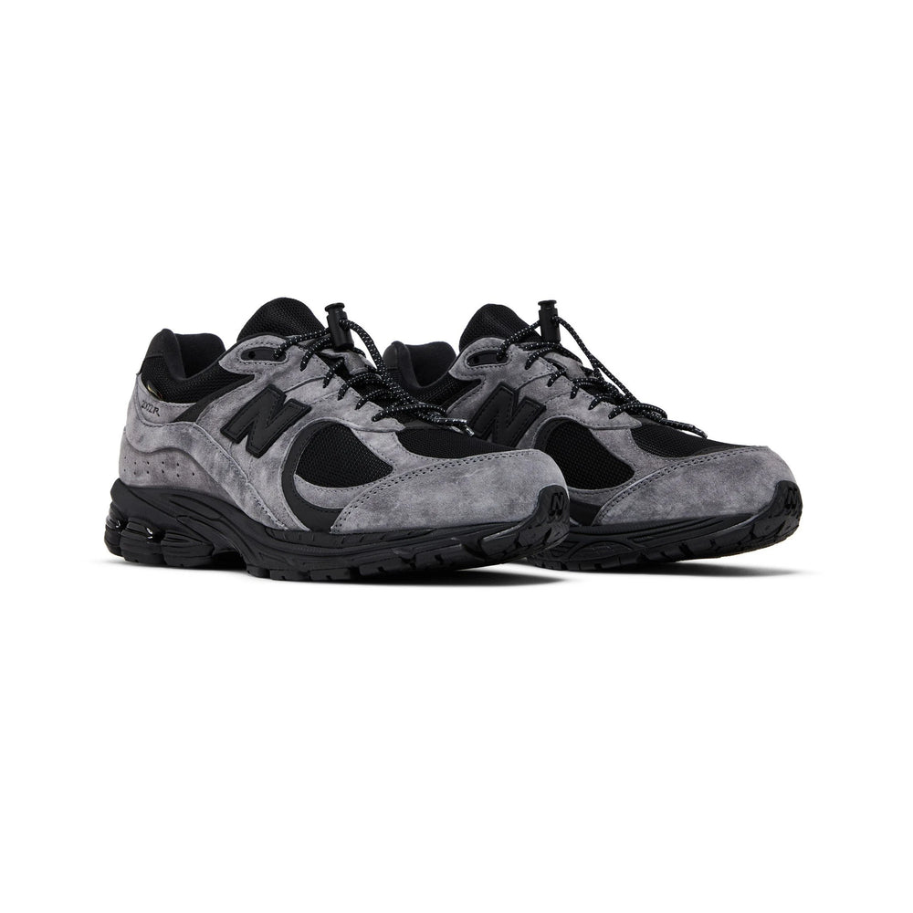 new_balance_2002r_gore_tex_jjjjound_charcoal_2024_2