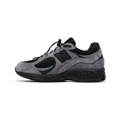new_balance_2002r_gore_tex_jjjjound_charcoal_2024_3