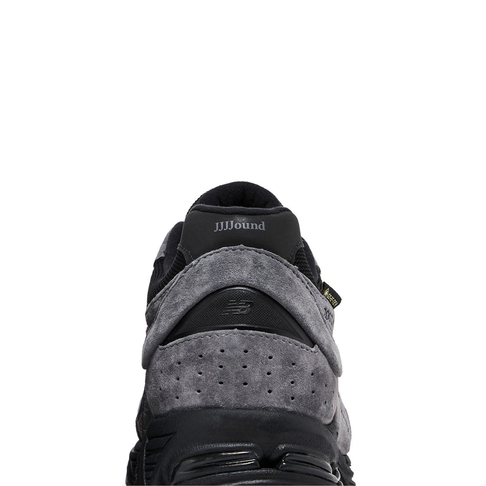 new_balance_2002r_gore_tex_jjjjound_charcoal_2024_6