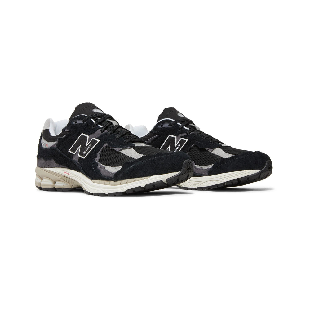 new_balance_2002r_protection_pack_black_grey_2