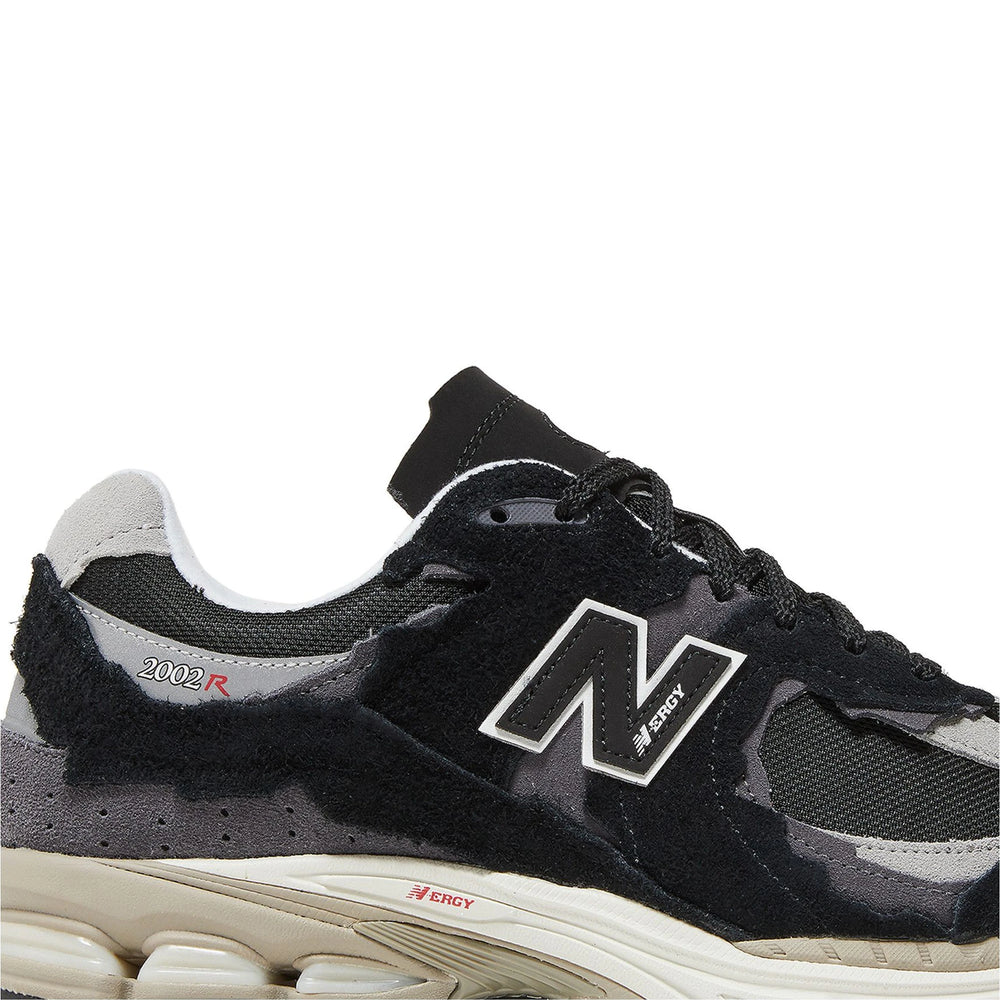 new_balance_2002r_protection_pack_black_grey_5