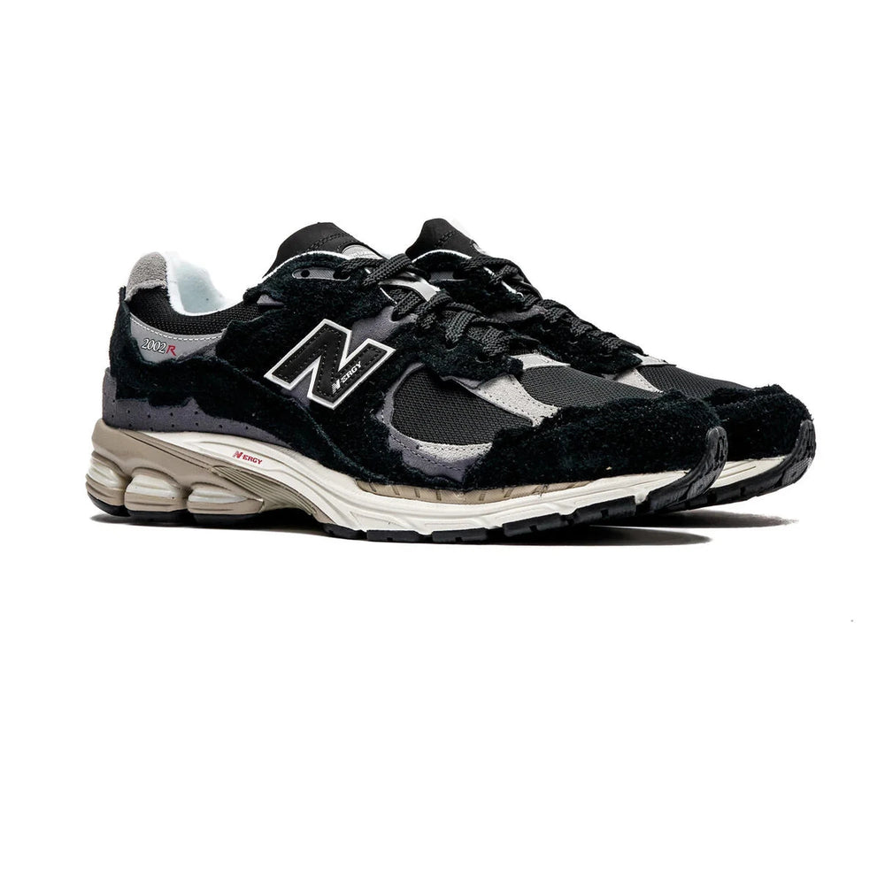 new_balance_2002r_protection_pack_black_grey_7