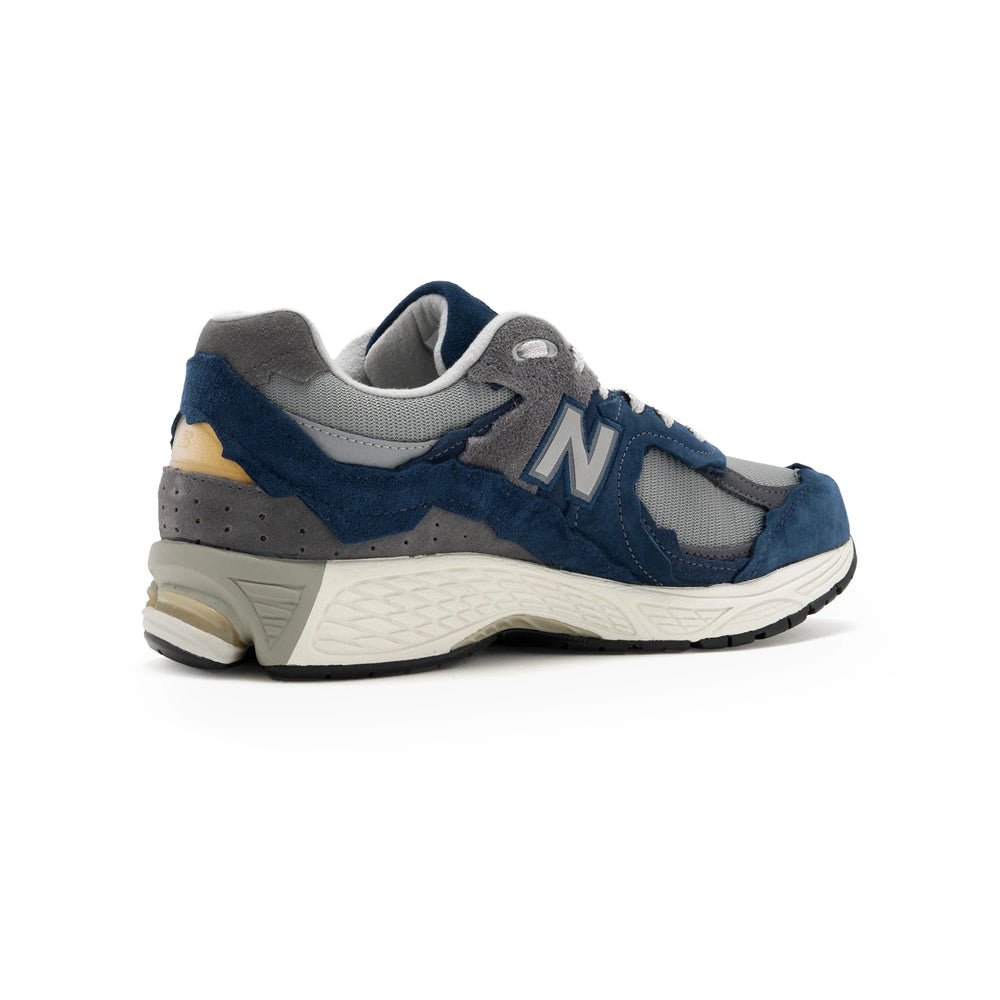 new_balance_2002r_protection_pack_navy_raincloud_2026_4