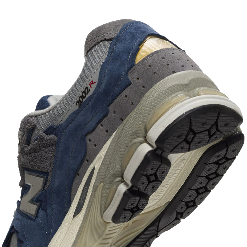 new_balance_2002r_protection_pack_navy_raincloud_2026_7
