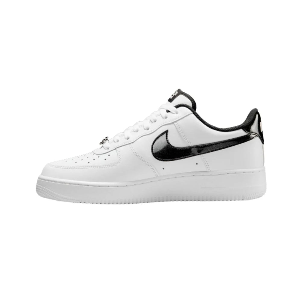 nike_air_force_1_07_lv8_white_black_2026_3