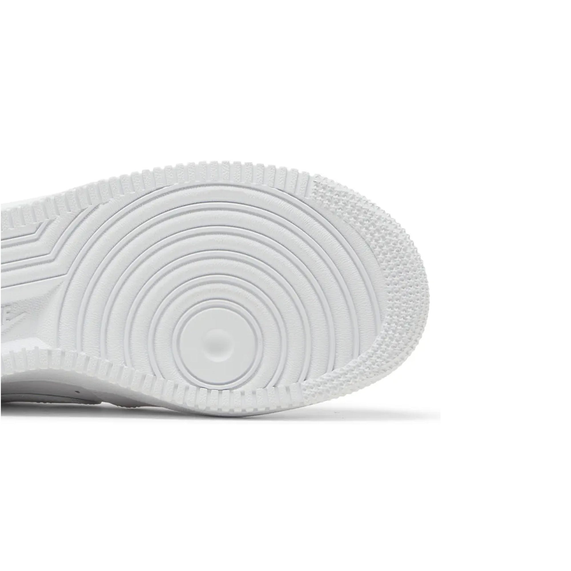 Nike-Air-Force-1-High-’07-‘Triple-White’-(2014)-8