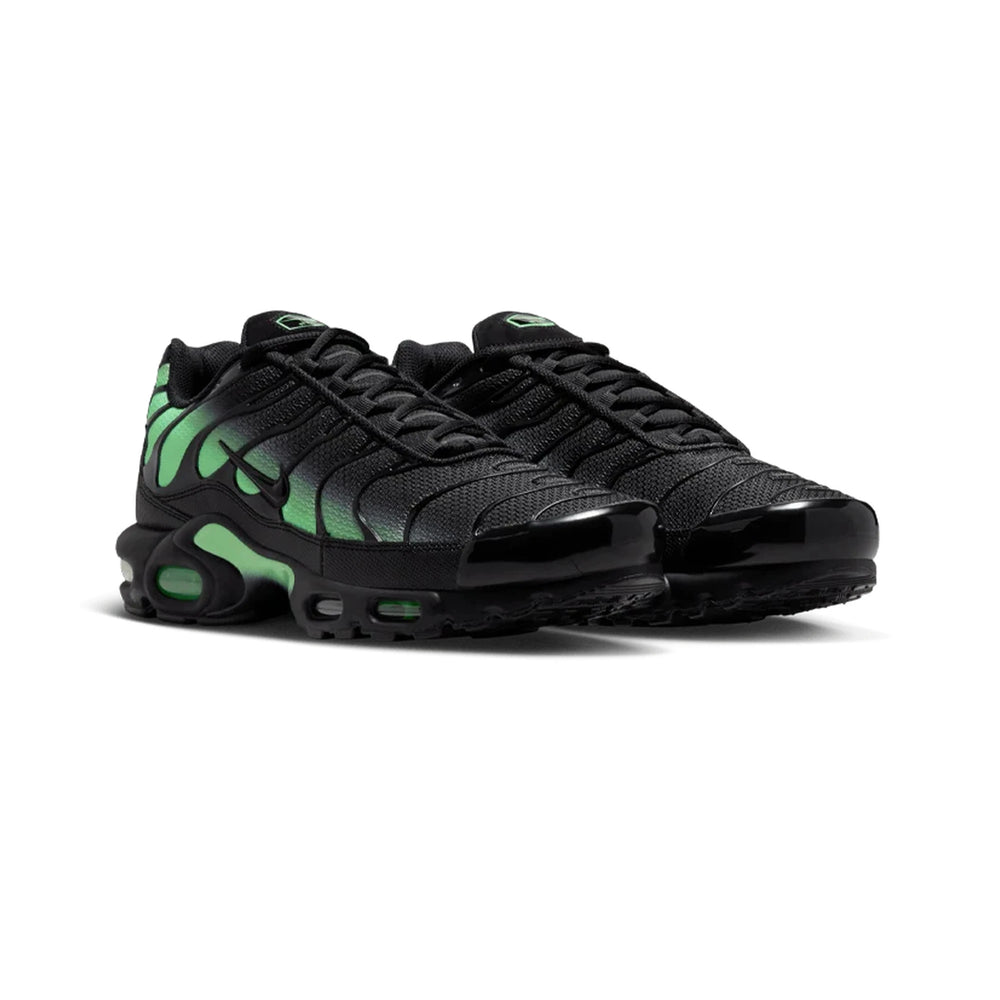 nike_air_max_plus_black_illusion_green_2