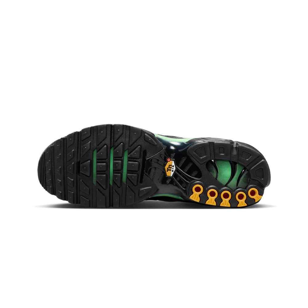 nike_air_max_plus_black_illusion_green_7