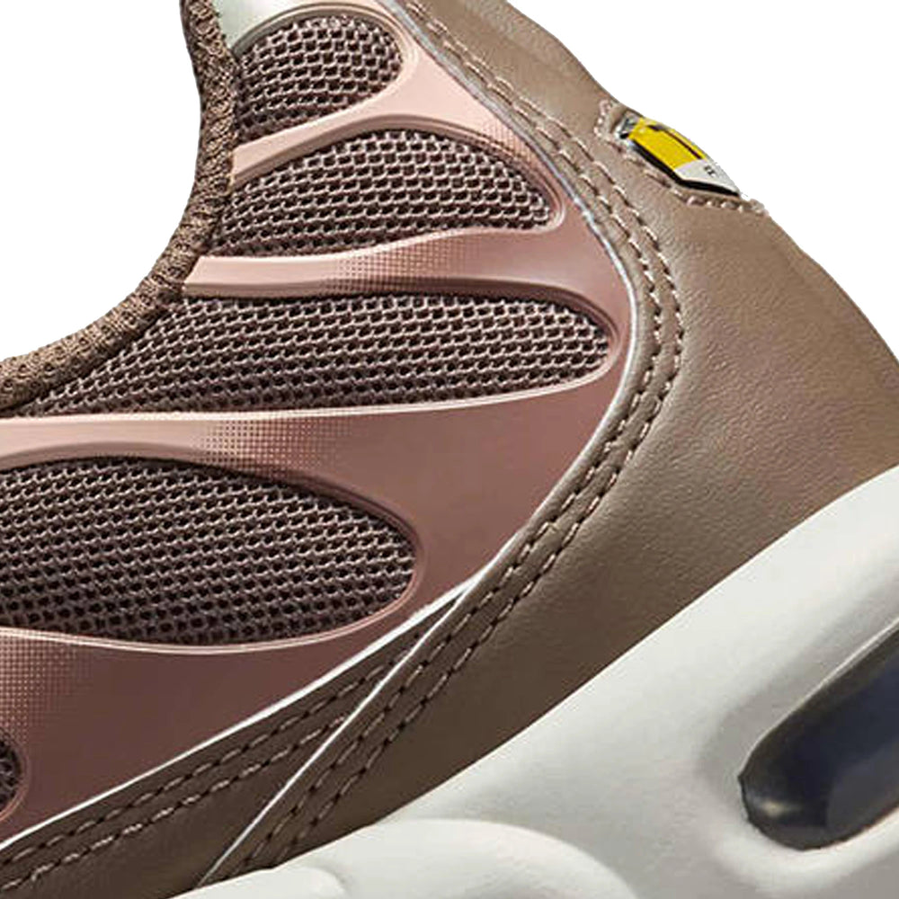 nike_air_max_plus_mink_brown_baroque_brown_sail_metallic_silver_womens_2025_7