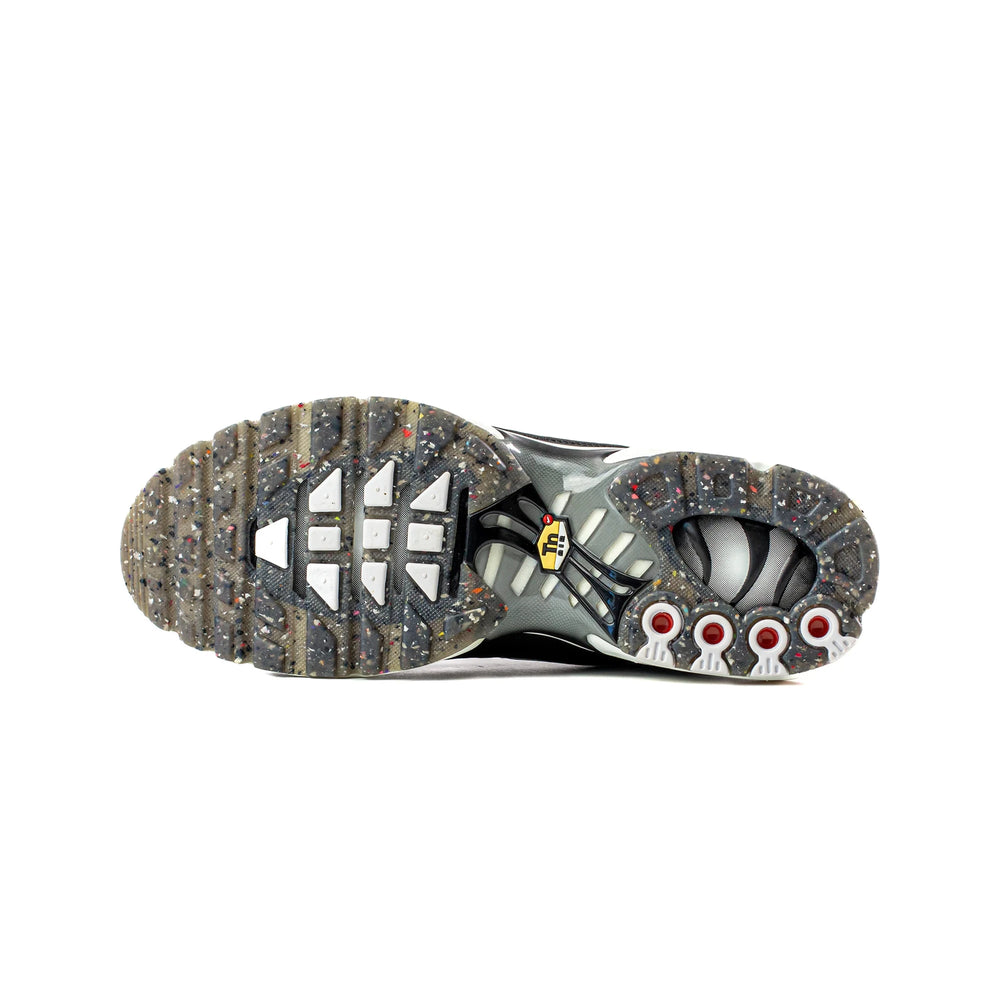 nike_air_max_plus_tn_black_metallic_silver_2021_6