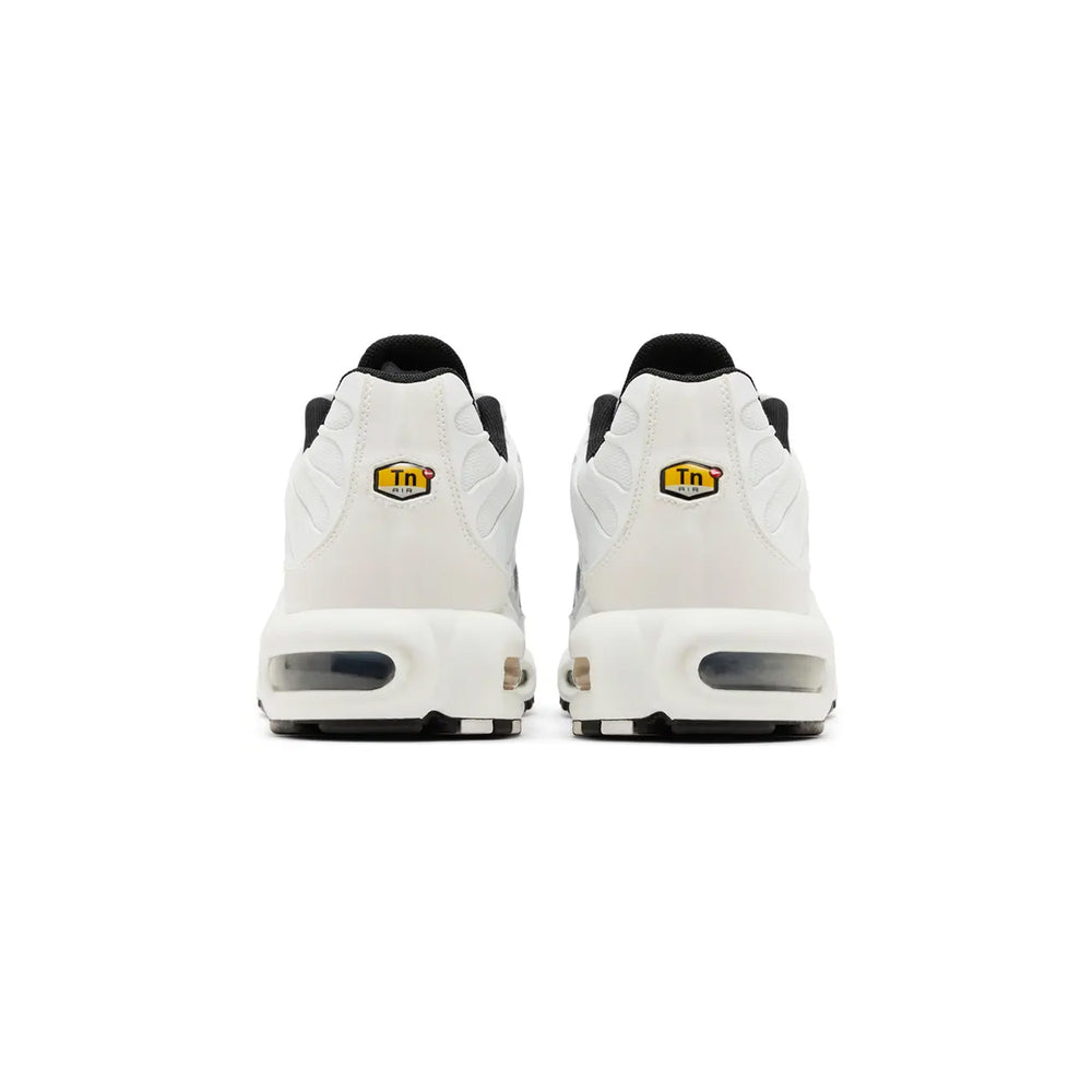 Nike-Air-Max-Terrascape-Plus-Spray-Paint-Swoosh-4