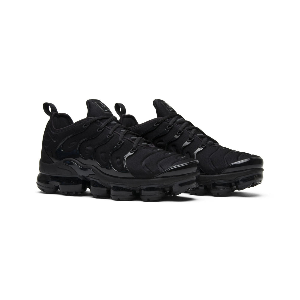 nike_air_vapormax_plus_triple_black_2018_2