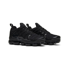 nike_air_vapormax_plus_triple_black_2018_2
