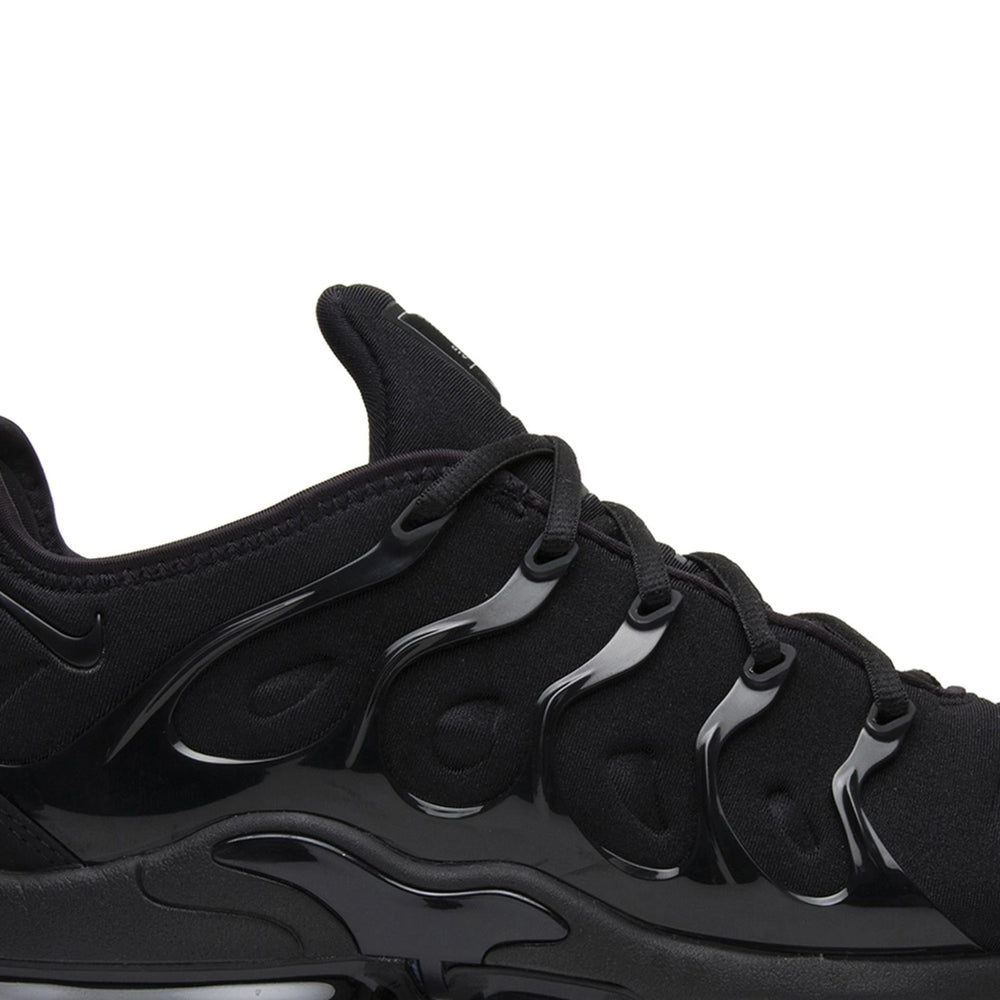nike_air_vapormax_plus_triple_black_2018_6