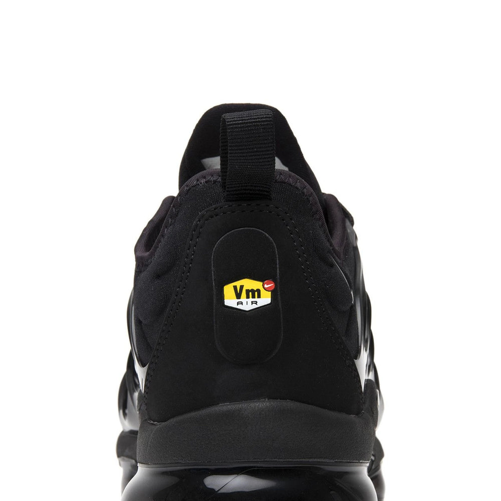 nike_air_vapormax_plus_triple_black_2018_7