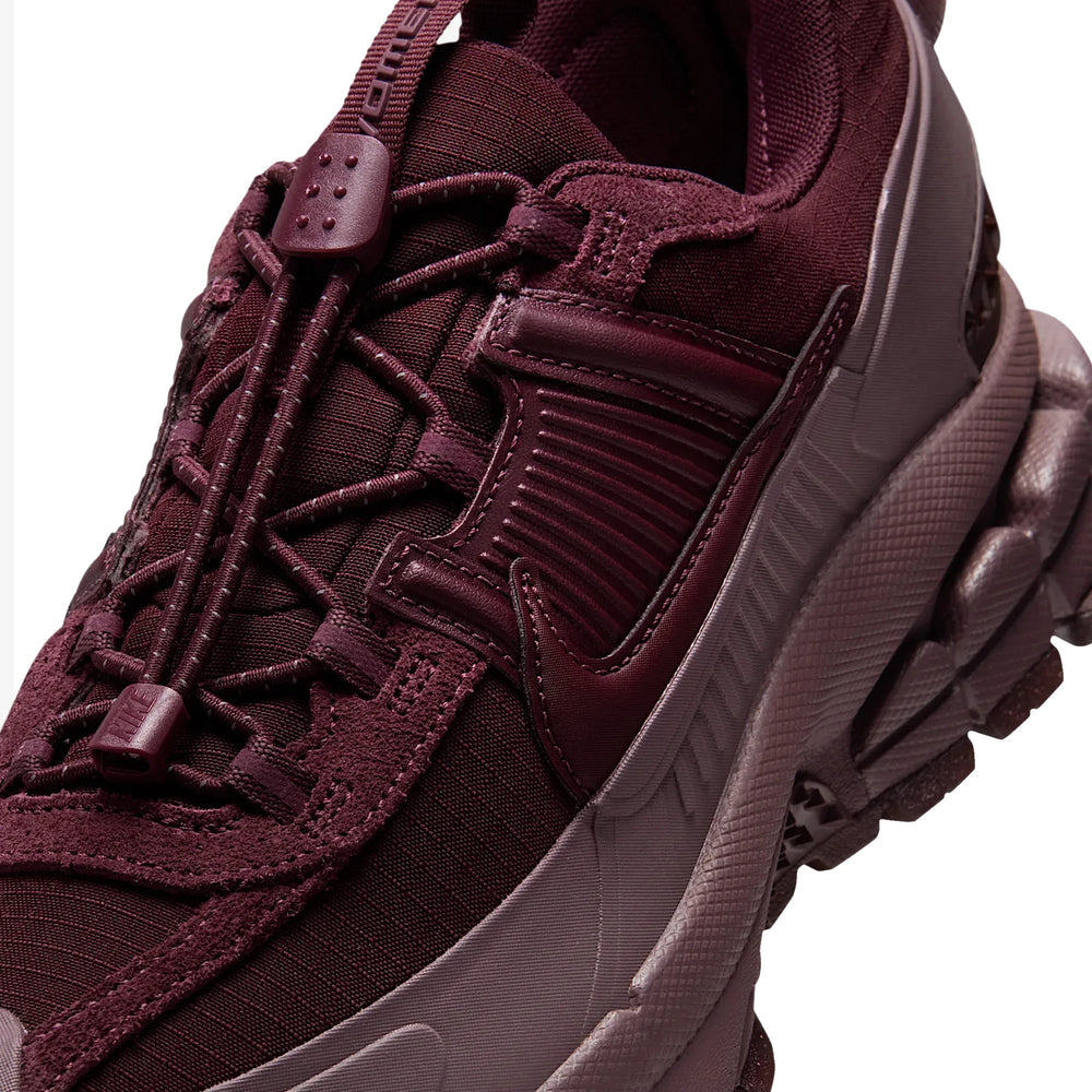 nike_air_zoom_vomero_roam_tattoo_dark_team_red_womens_2025_9
