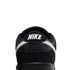 Nike-Dunk-Low-Pro-SB-‘Black-White-Gum’-(2025)-back-close-up