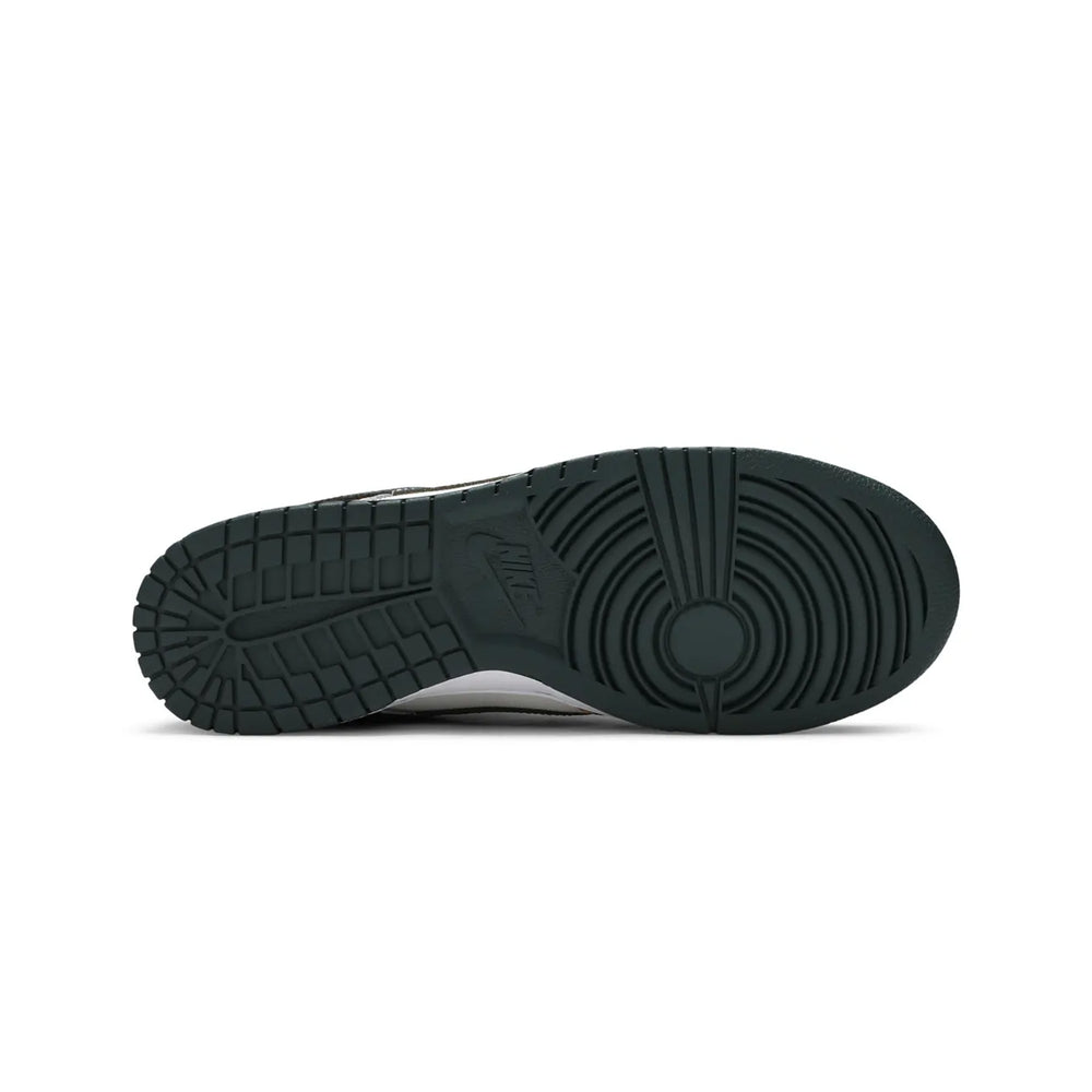 Nike-Dunk-Low-SE-‘Sail-Multi-Camo’-sole