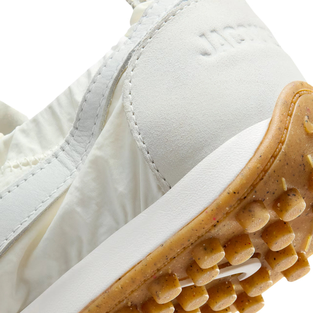 nike_moon_shoe_sp_jacquemus_soft_pearl_womens_2026_11