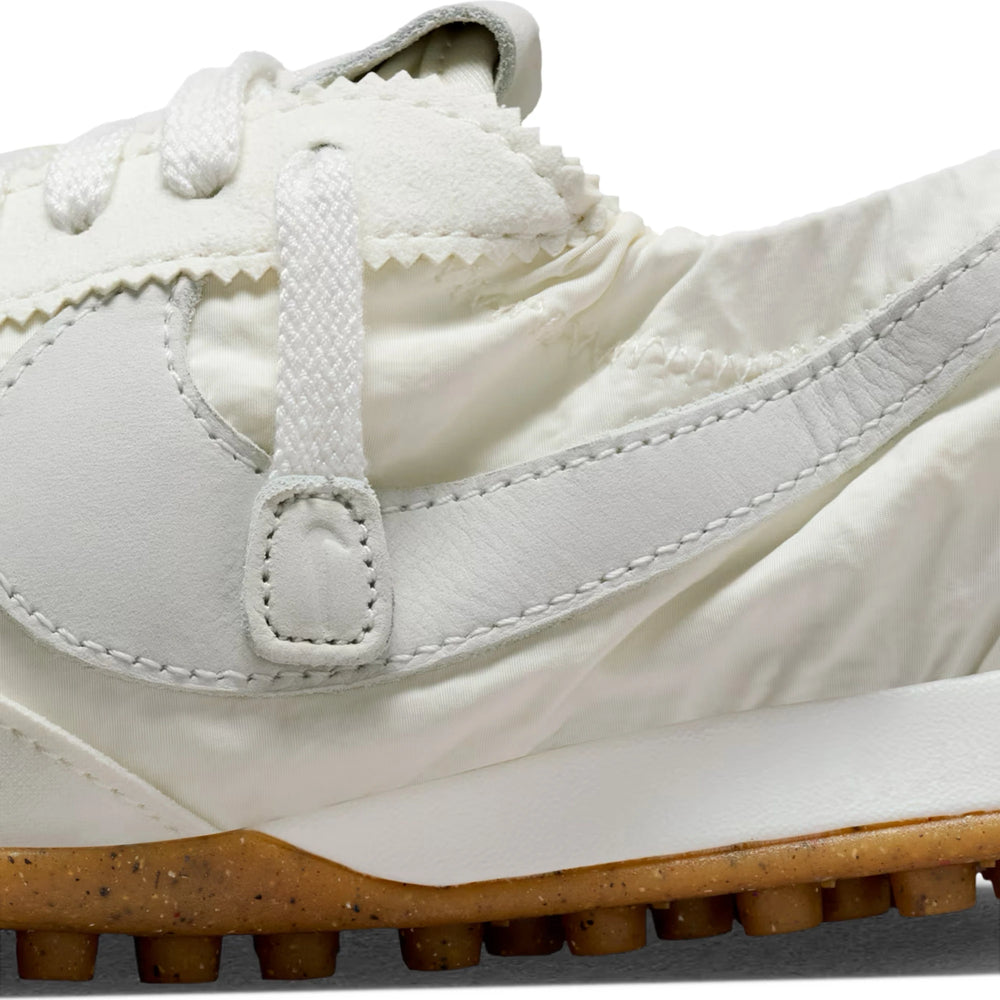 nike_moon_shoe_sp_jacquemus_soft_pearl_womens_2026_10