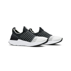 Nike-React-Phantom-Run-Flyknit-2-'Black-White'-Women's-(2020)-front-side