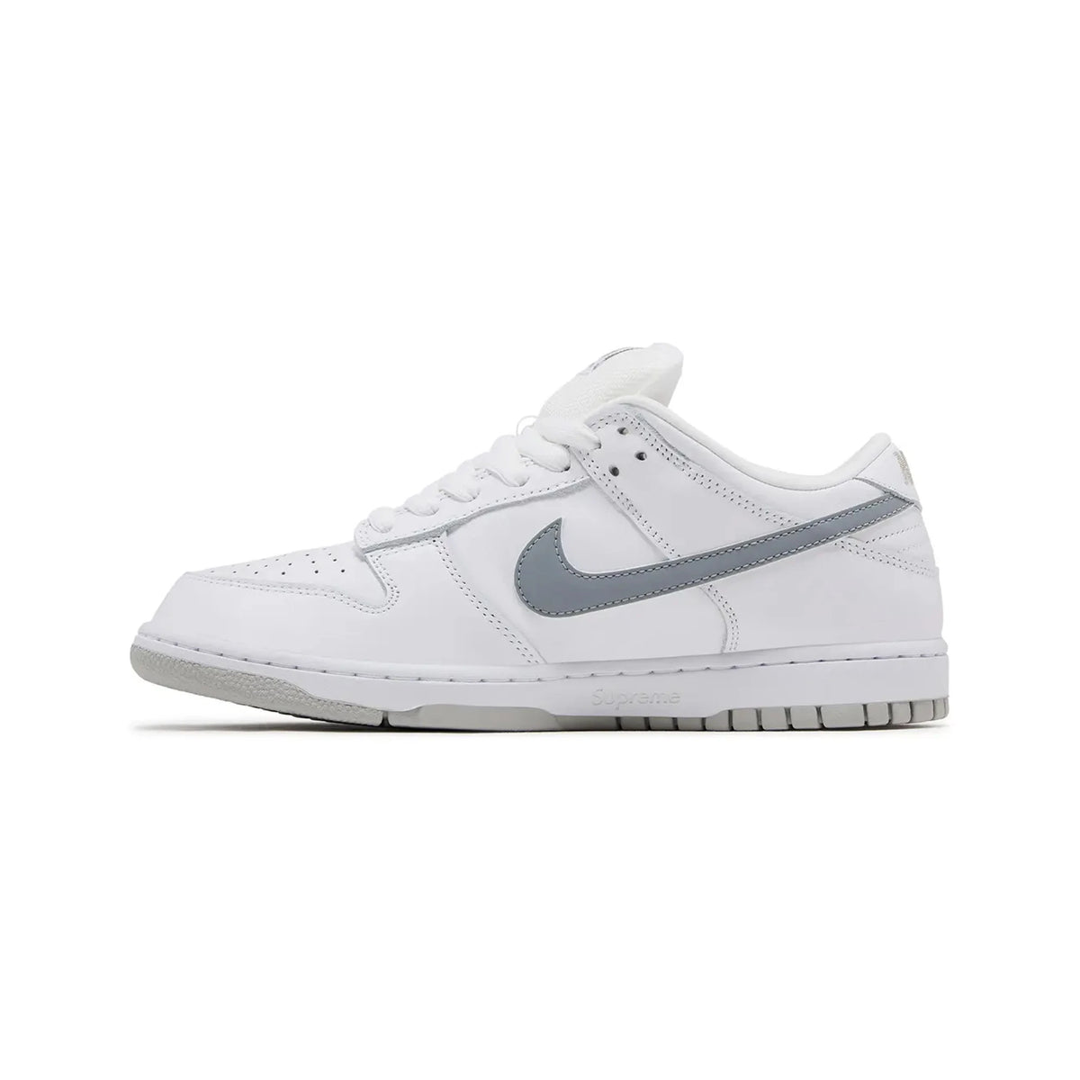 Nike SB Dunk Low Supreme 94 'White Metallic Silver' (2025) – PUSHAS Nike SB Dunk Low Supreme 94 'White Metallic Silver' (2025) – PUSHAS