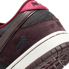 Nike-SB-Dunk-Low-'Riot-Skateshop'-(2025)-heel-close-up