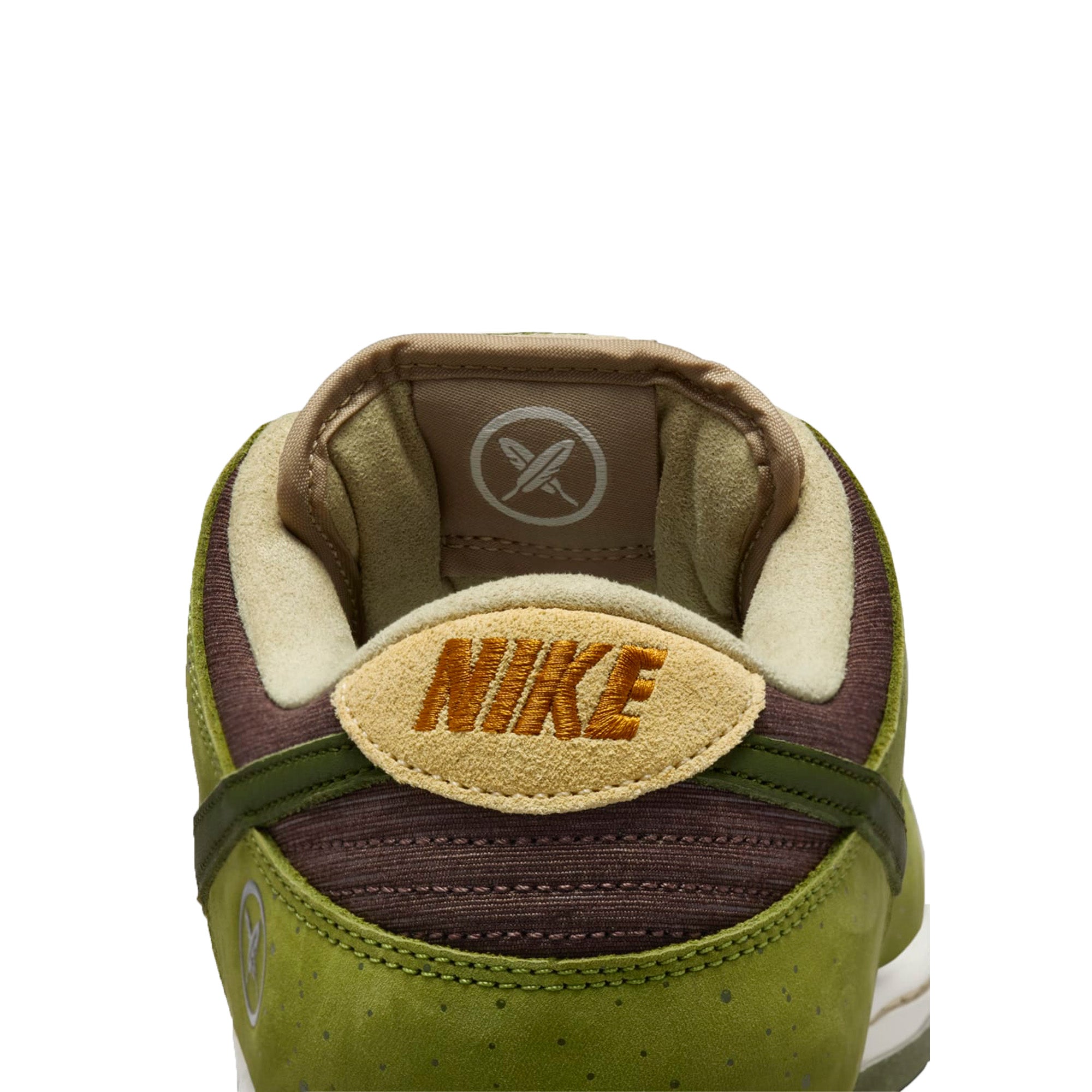 Nike-SB-Dunk-Low-‘Yuto-Horigome-Asparagus’-(2025)-back-close-up