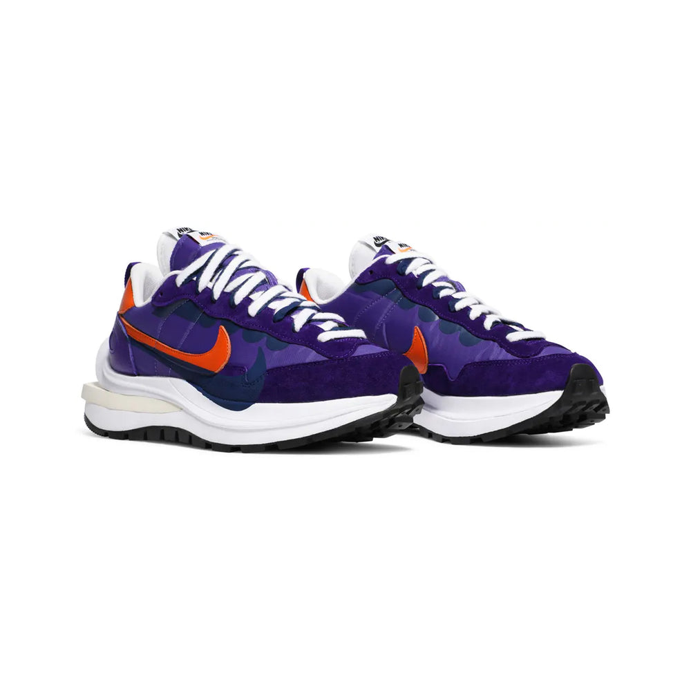 Nike-Vaporwaffle-x-Sacai-‘Dark-Iris’-front-side