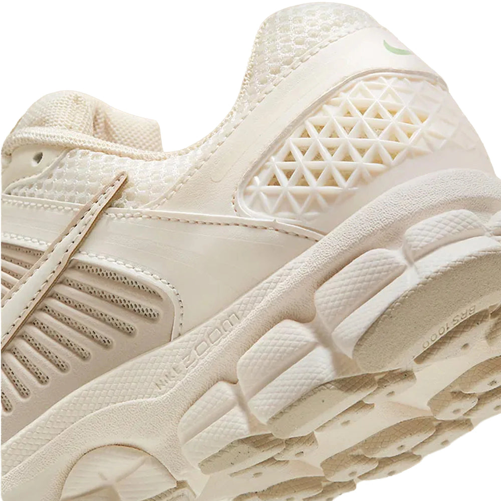 nike_zoom_vomero_5_metallic_silver_platinum_violet_w_2025_5