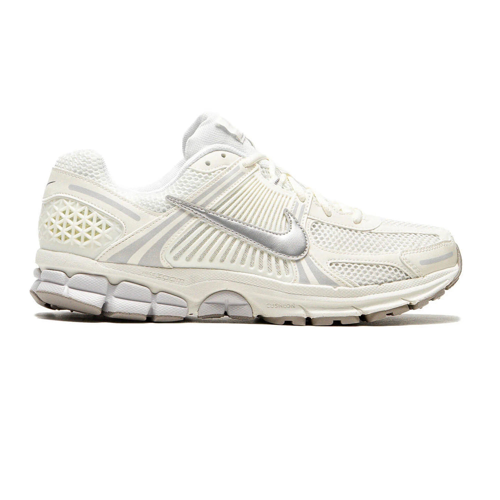 nike_zoom_vomero_5_sail_vast_grey_metallic_silver_1