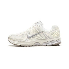 nike_zoom_vomero_5_sail_vast_grey_metallic_silver_3